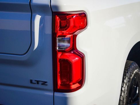 Used 2024 Chevrolet Silverado 1500 LTZ image 8