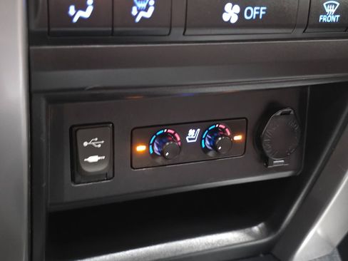 Used 2015 Toyota 4Runner Limited AWD/4WD image 11