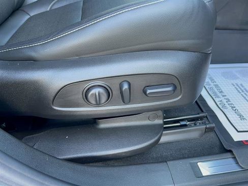 Used 2019 GMC Acadia SLT image 18