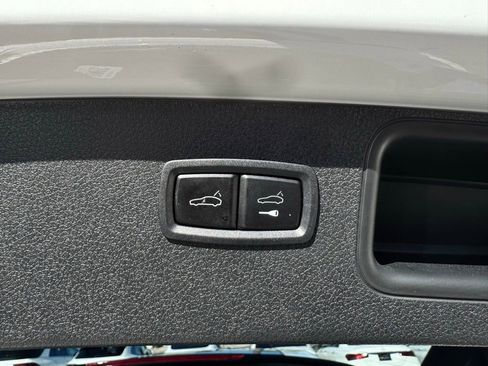 Used 2023 Porsche Macan image 10