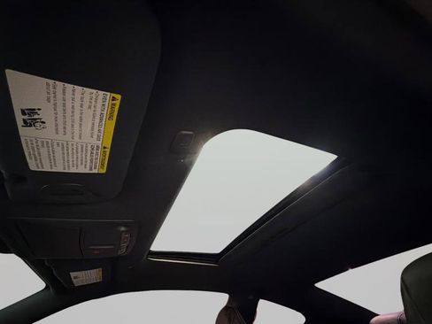 Used 2017 INFINITI Q60 Red Sport 400 image 32