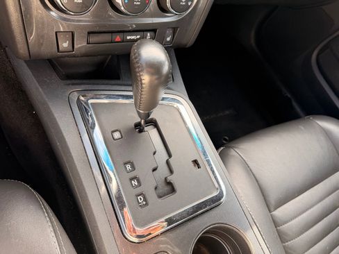 Used 2014 Dodge Challenger Rallye Redline image 11