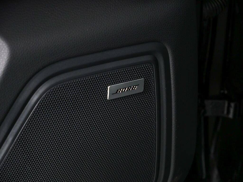 Certified 2026 Porsche Macan AWD/4WD image 7