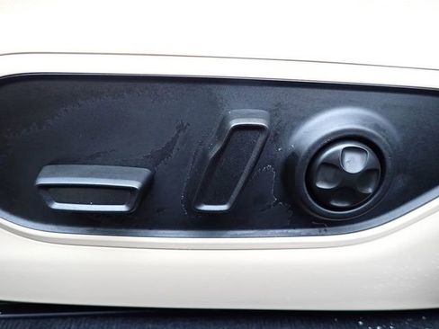 New 2025 Jeep Grand Cherokee Limited w/ Luxury Tech Group II image 17