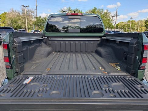 Used 2025 Nissan Frontier SV w/ SV Convenience Package RWD image 11