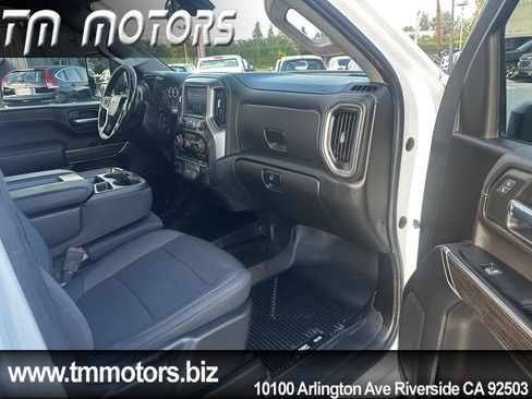 Used 2022 Chevrolet Silverado 2500 LT w/ Convenience Package image 11