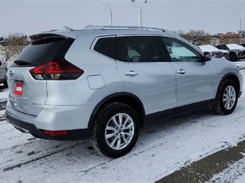Used 2019 Nissan Rogue SV image 8