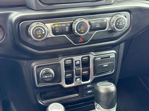 Used 2020 Jeep Gladiator Sport w/ Quick Order Package 24S AWD/4WD image 25
