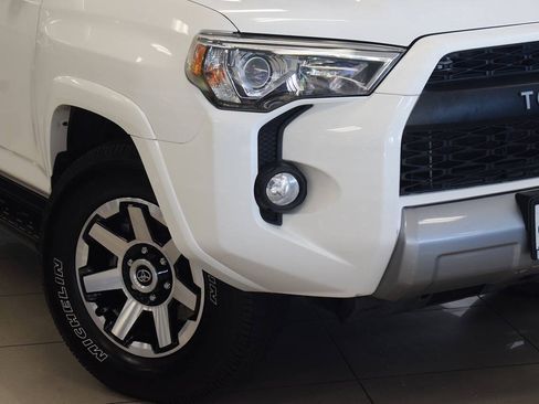 Used 2018 Toyota 4Runner TRD Off-Road Premium AWD/4WD image 8