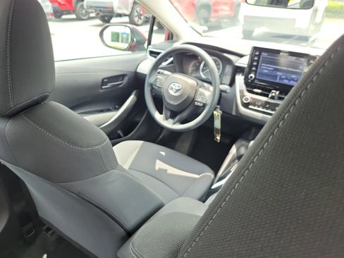 Used 2022 Toyota Corolla LE FWD image 14