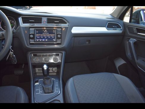 Used 2021 Volkswagen Tiguan S FWD image 33