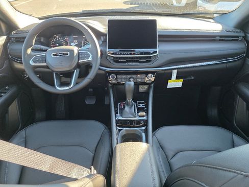 New 2026 Jeep Compass Limited w/ Limited Altitude Pack image 2