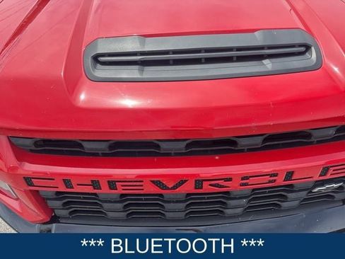 Used 2022 Chevrolet Silverado 2500 Custom w/ Custom Value Package image 3