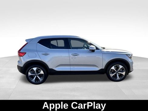 Used 2023 Volvo XC40 B5 Plus image 6