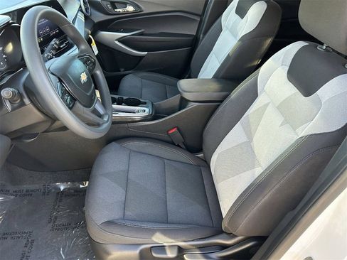 Used 2026 Chevrolet Trax LS w/ LS Convenience Package image 24