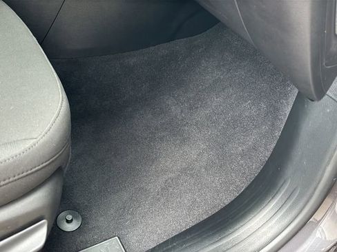 Used 2024 Jeep Compass Sport image 39