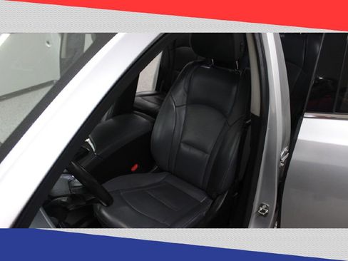 Used 2019 Buick Enclave Essence image 12