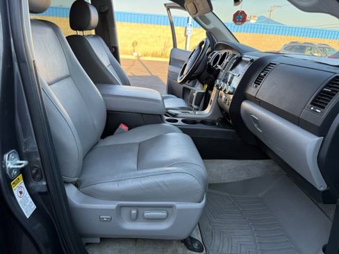 Used 2011 Toyota Sequoia Limited image 27