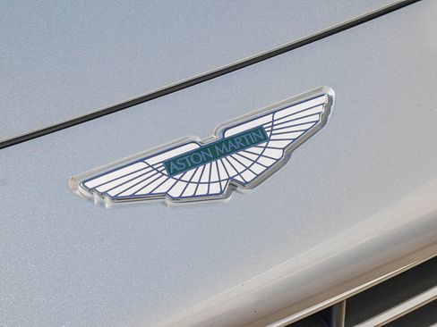 Used 2022 Aston Martin DBX AWD/4WD image 6