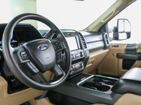 Used 2021 Ford F350 XLT w/ XLT Premium Package AWD/4WD image 23
