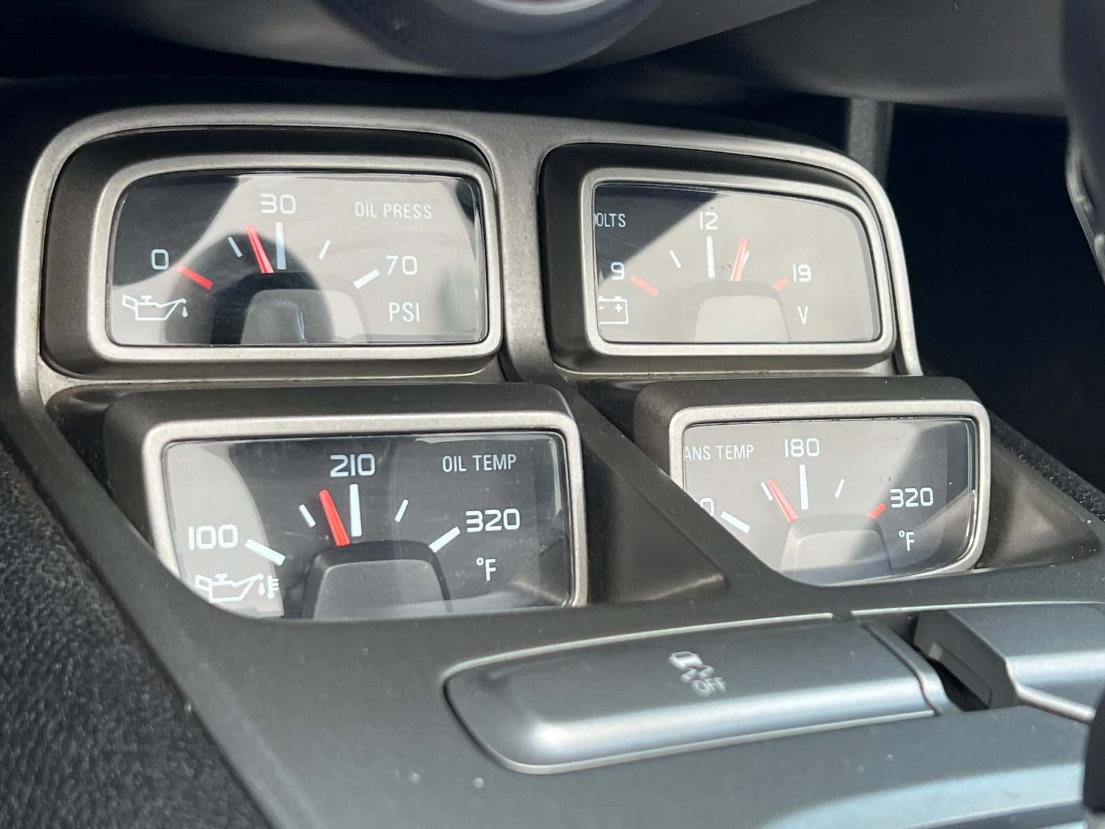 Used 2015 Chevrolet Camaro LT RWD image 26