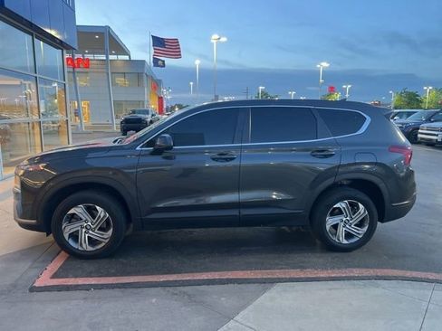 Used 2022 Hyundai Santa Fe SE AWD/4WD image 2