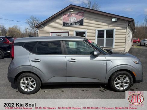 Used 2022 Kia Soul LX w/ Technology Package FWD image 6