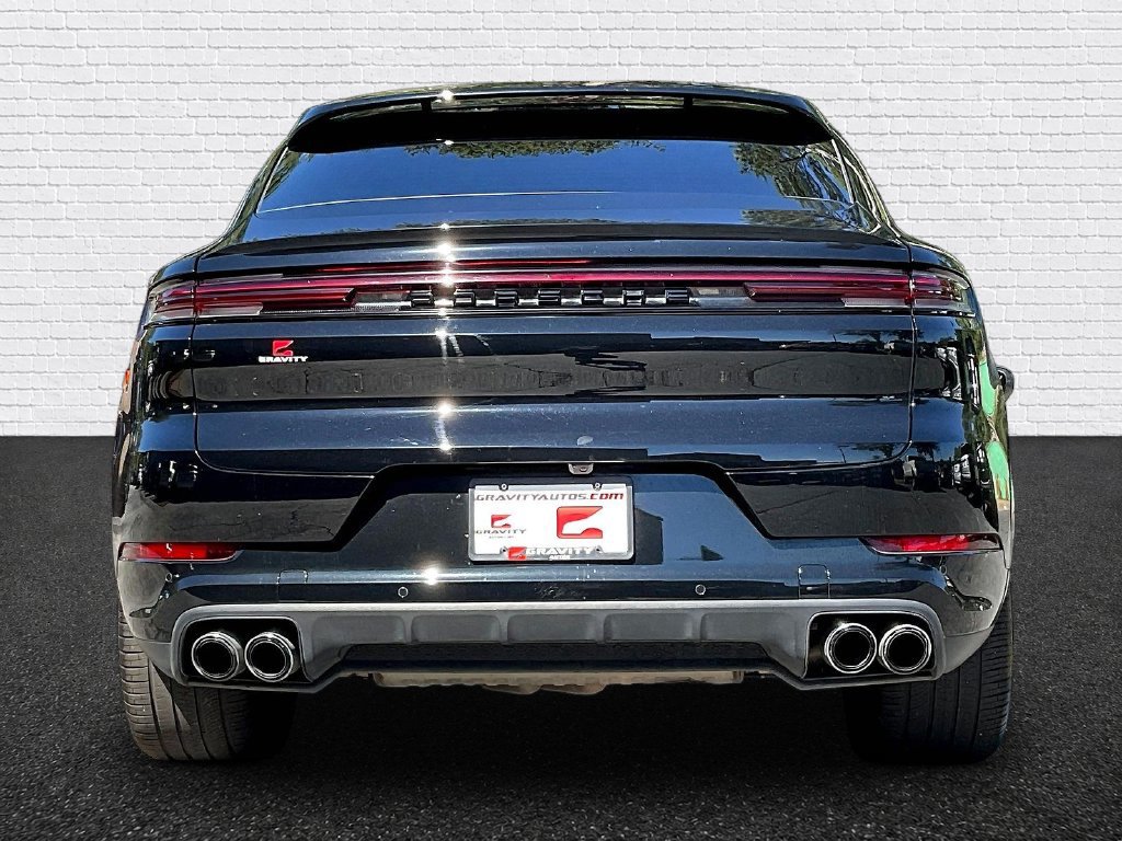 Used 2024 Porsche Cayenne Coupe AWD/4WD image 5
