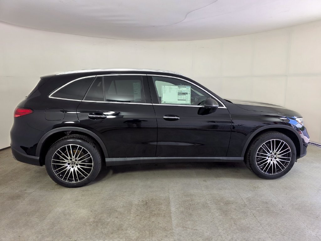 New 2027 Mercedes-Benz GLC 300 image 3