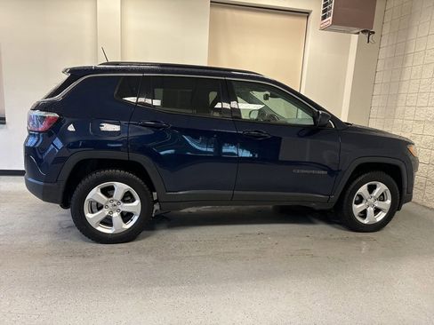 Used 2019 Jeep Compass Latitude w/ Cold Weather Group AWD/4WD image 42
