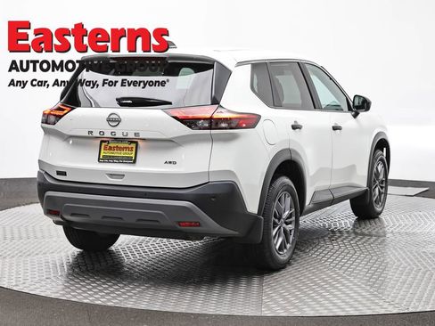Used 2023 Nissan Rogue S AWD/4WD image 5