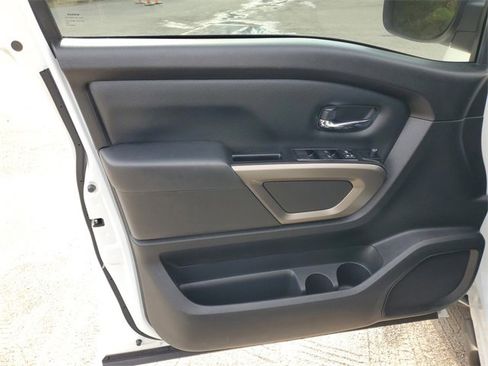 Used 2024 Nissan Titan SV w/ SV Bronze Edition Package image 8