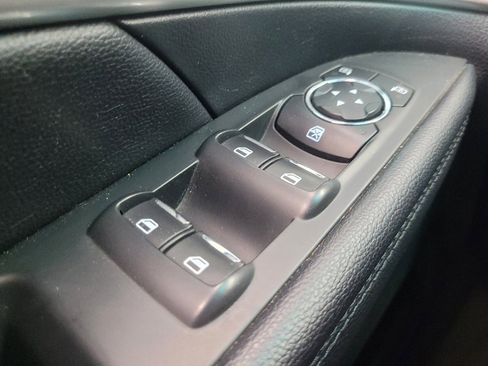 Used 2017 Ford Explorer XLT w/ Equipment Group 202A AWD/4WD image 26