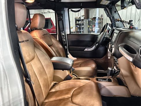 Used 2015 Jeep Wrangler Unlimited Rubicon w/ Dual Top Group image 29