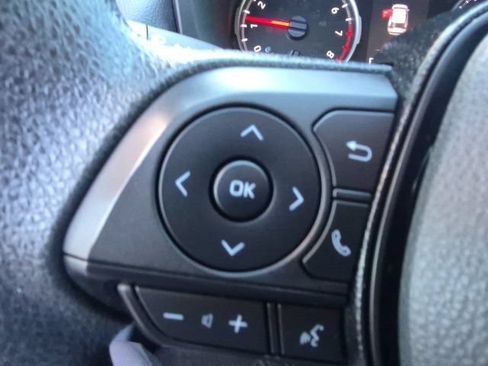Used 2021 Toyota RAV4 LE w/ Carpet Mat Package (TMS) AWD/4WD image 20