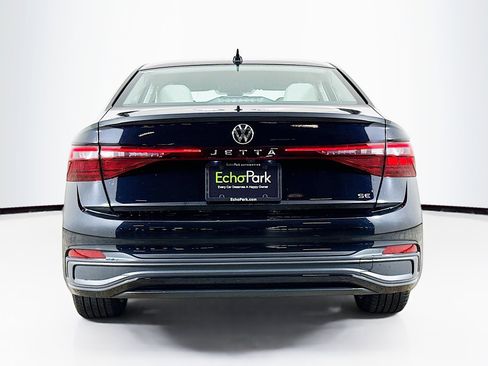 Used 2025 Volkswagen Jetta SE image 7