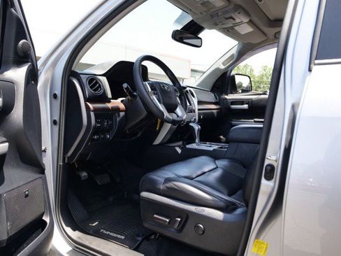 Used 2019 Toyota Tundra Limited w/ Limited Premium Package AWD/4WD image 26
