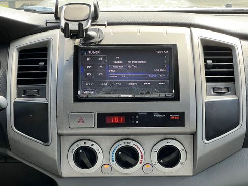 Used 2011 Toyota Tacoma PreRunner RWD image 16