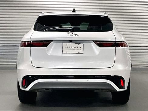 Certified 2024 Jaguar F-PACE R-Dynamic S image 3