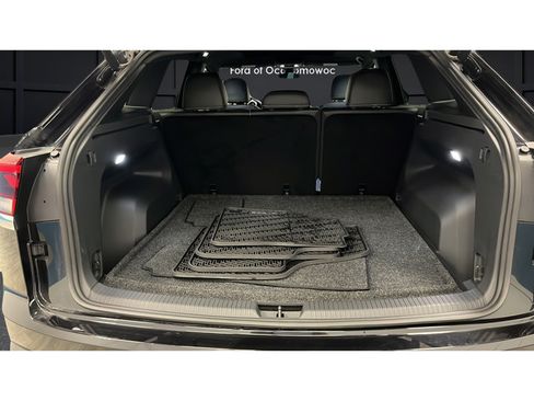 Used 2024 Volkswagen Atlas Cross Sport SEL R-Line AWD/4WD image 26