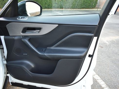 Used 2018 Jaguar F-PACE S image 35