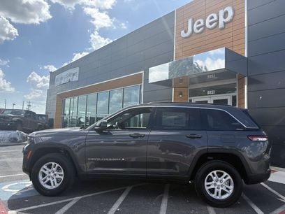 New 2025 Jeep Grand Cherokee Laredo w/ Luxury Tech Group I