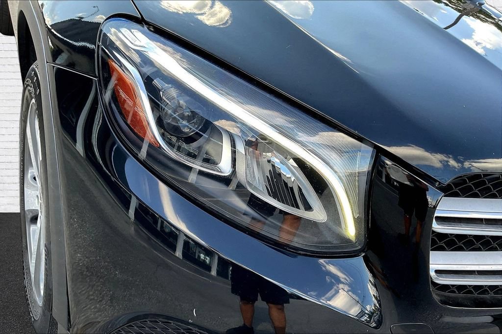 Used 2019 Mercedes-Benz GLC 300 w/ Premium Package image 24