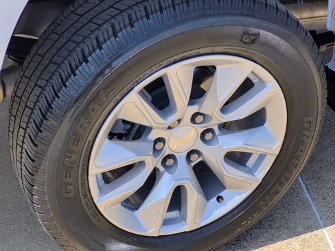 Used 2022 Chevrolet Silverado 1500 Custom RWD image 7