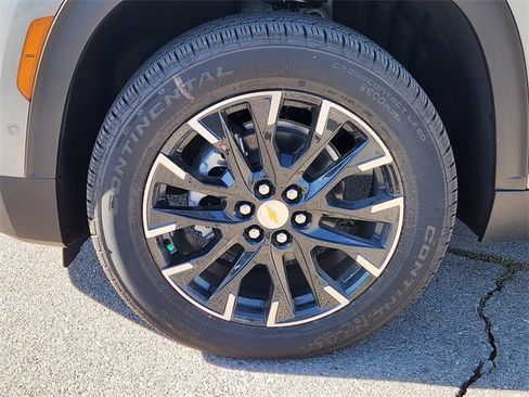 New 2026 Chevrolet Traverse LT w/ Enhanced Driving Package image 13