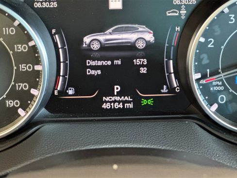 Used 2022 Maserati Levante Modena image 32