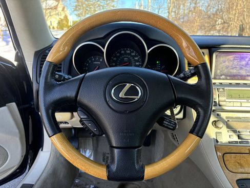 Used 2004 Lexus SC 430 Convertible image 7