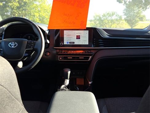 Used 2025 Toyota Camry LE image 12