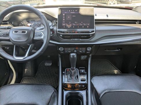 Used 2025 Jeep Compass Trailhawk image 25