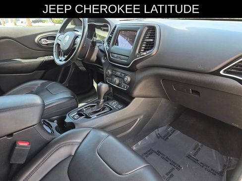 Used 2019 Jeep Cherokee Latitude Plus FWD image 9